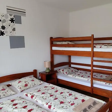 áron Apartman