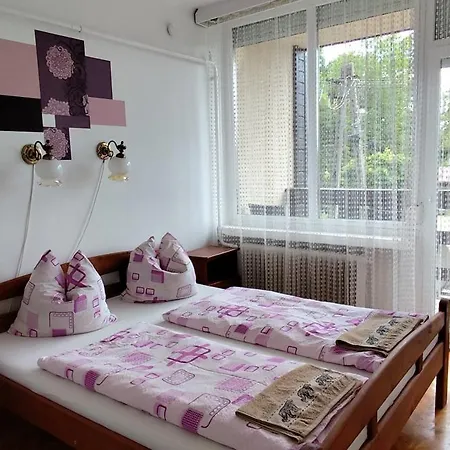 áron Apartman